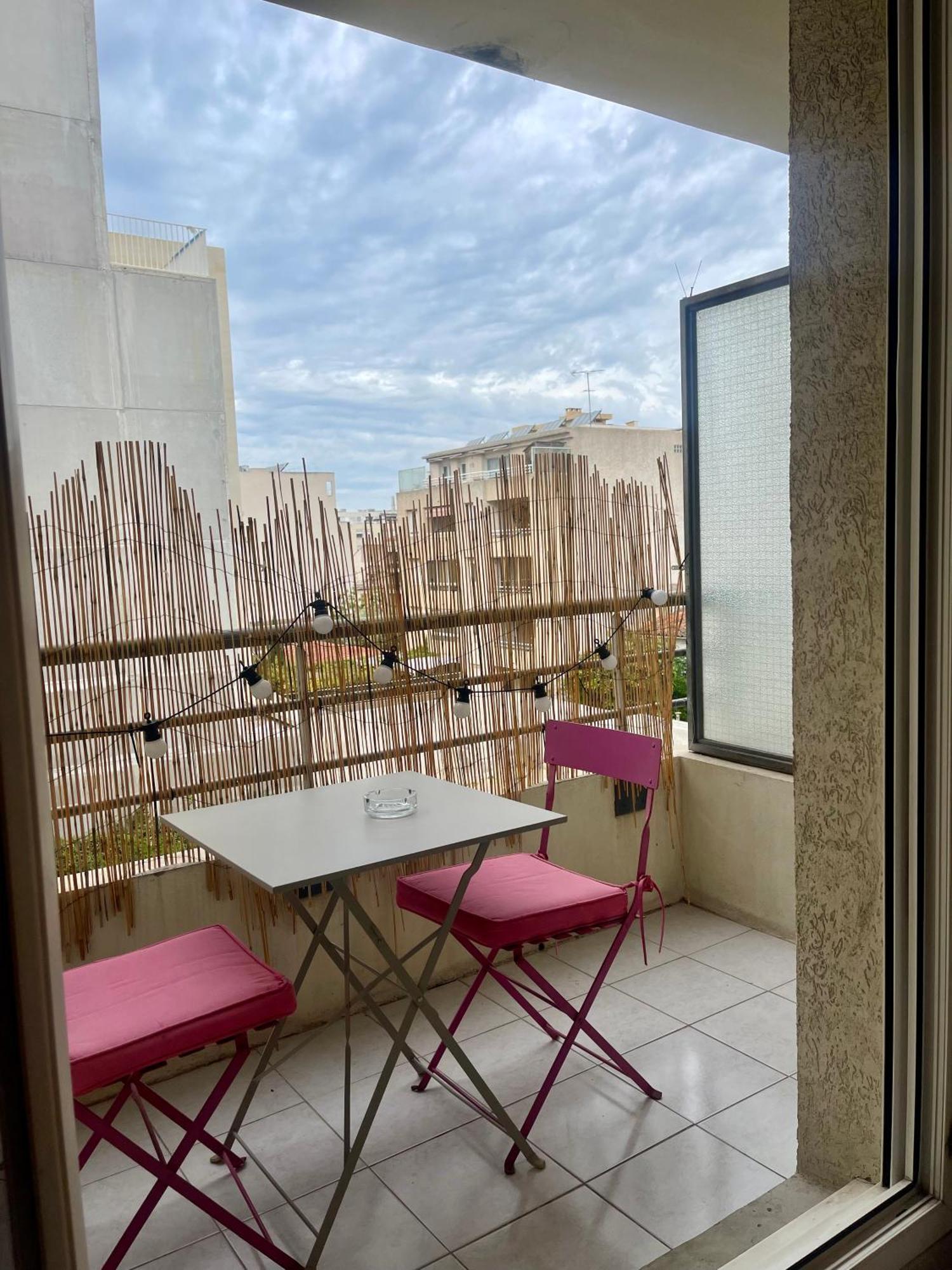 Studio Avec Place De Parking A La Timone Марсилия Екстериор снимка